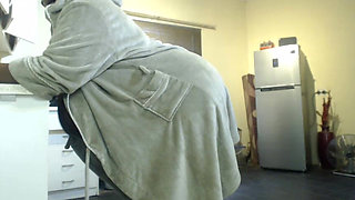 Lactating BBW Stripteasing and Rubbing Her Clit