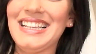 Jamie Pumps Her Milk