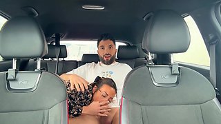 sexe dans la voiture a la station de lavage
