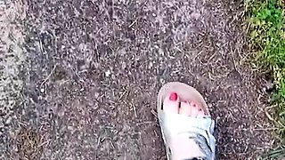 Amateur Foot Fetish Girlfriend Sucks and gives a Footjob