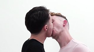 Dylan Tides stretched Joey Michaels extra hole