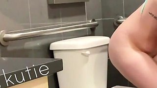 This desperate pee made me super horny!