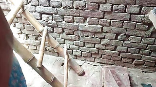 bhabhi khana banane ke time peshab kar diya