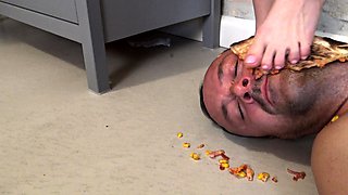 i crush a pizza on his face