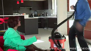 Veronica Avluv likes James Deens sales pitch