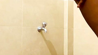 Masturbate at the Office Washroom