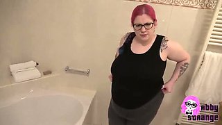 German BBW Abby Strange fisting Lucy's wet pussy for cum