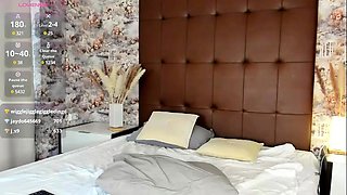 Sexy hottie Anetta Keys enjoys a solo toy masturbation