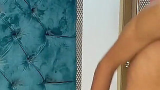 La Cachonda De Mi Hermanastra Entra En Mi Cuarto Para Que La Folle Y Me Corra En Ella