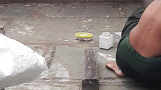 Beautiful maid hot skinny waist Ali asked that I started bathing in the open courtyard of my house, I secretly took a look.