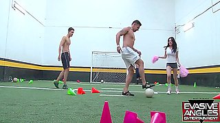 Colombian Teen 18+ Whores . Andrea Johana Le Gusta Jugar Futbol Porque Encuentra Muchos Hombres Para Hacer Buen Sexo Colectivo Y Una Pequena Orgia. 18 Min