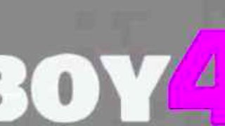 Big butt ebony girl shows her sexually attractive body