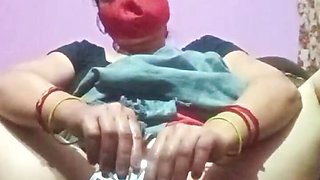 Indian mom fucking her pussy with sex toy