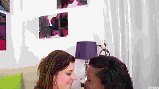 Sara Jay In Harmonie! They Take Turns To Dildo Fuck Each Other!