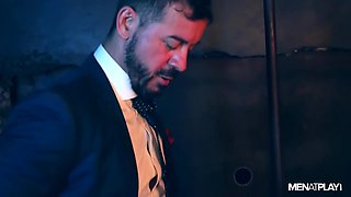 Cruising Glory Hole - MENatPLAY