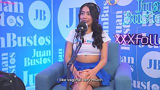 Little kinky Colombian Mayraoficial cums on the Sybian machine - Juan Bustos Podcast