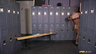 Lift and Carry Muscle Worship and Flexing with Savannah Fox and Ariel X