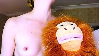 Cumshot amateur MILF suck and jerks dude in the bedroom