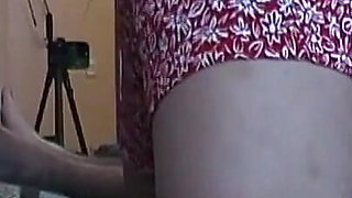 The Boy Playing the Game in the Bedroom Licks and Stands on Top of Her Girlfriend and Cum