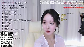 Good-looking Korean female anchor masturbates Korean+BJ live broadcast, ass, stockings, doggy style, Internet celebrity, oral sex, goddess, black stockings, peach butt Season 9
