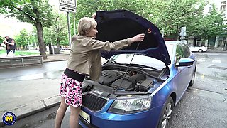 Hot Granny Maris Got Pounded by a Young Muscular Dude She Just Met