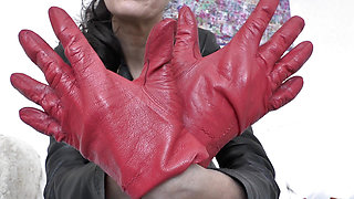 Demonstration of Short Leather Gloves and Gloves Sniffing POV, Lady Victoria Valente