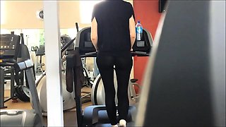 legging through gym