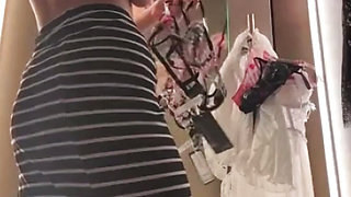 Extreme masturbate in changing room