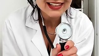 Webcam fun mature brunette with toys cum on cam