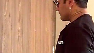 Esta Es Una Entrevista Muy Humeda! Hot MILF Con Un Gran Culo Es Follada Duro - Kylei Ellish