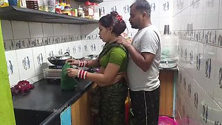 Bihari Hot Saree Bhabhi Hardcore Fucking Devar in Kitchen - Sona Bhabhi Big Ass Doggy Style