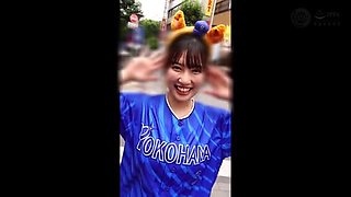 グラマーな巨乳美女が手マンで膣の中からクチュクチュと愛液の音響き腰ビクンビクン