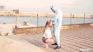 Taylor Sands horny outdoor sex