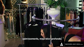 Vendor Bella Rolland Has With Client Lexi Lunas Bff - French Subtitles 21 Min