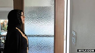 Arab cougar covets for young shaft- Kylie Kingston