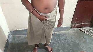 Sexy bhabhi pani pani horhi ao dekho