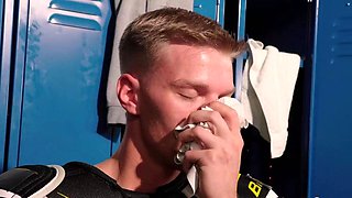 Horny gay jock analdrilled in lockerroom