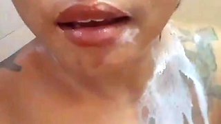 Amateur Asian Sexy Girl Get Horny in Bathroom