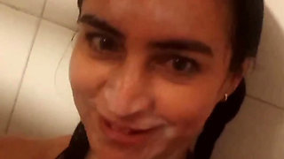 MILF Dances in the Shower Very Hot and Sensual to the Rhythm of the Melody