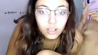 Slutty sisters shown on live cam