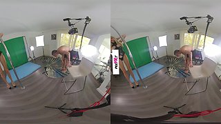Leggy bimbo doll stripper rides dick - Voyeur - perVRt