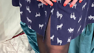 Mrs Mature Feet Stripping to He Basque