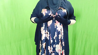 Indian beautiful village housewife having sex in the room - clear Hindi audio