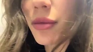 Shy_priincess masturbates in public toilet
