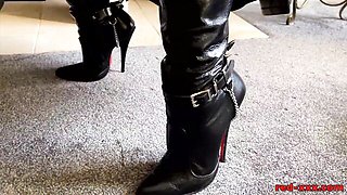 Watch sultry Red Xxx's clip