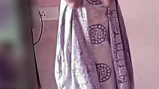 Desi Cheating Sexy Body Housewife Tempting Me with Dress Changing Video