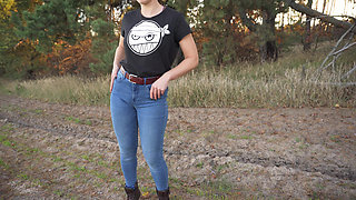 Stepsis Teases Cameltoe Pussy in Blue Jeans Outdoors