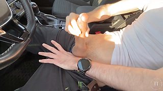 I got busted giving myself a handjob in the car by a wild passerby