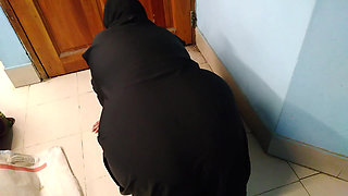 Saudi Maid Huge Ass Fucked by Owner's 18yo Stepson When She Was Cleaning His Room