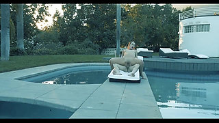 Pussy licking pussy fucking big dick sucking in the swimming pool